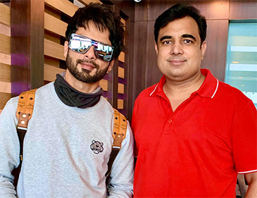 astrologer pawan kaushik with superstar shahid kapoor